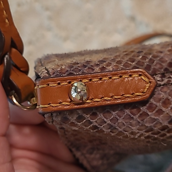 GUC Huge Snakeskin Dooney and Burke bag! - Picture 4 of 8